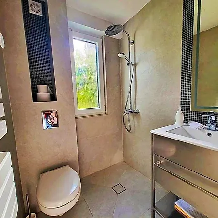 Oskar 250m Od Morza Z Sauna I Jacuzzi בית הארחה